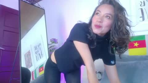 simone_feral online show from June 24, 12:34 pm