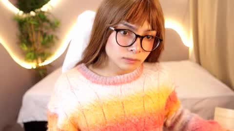 simone_sky online show from February 24, 1:47 pm