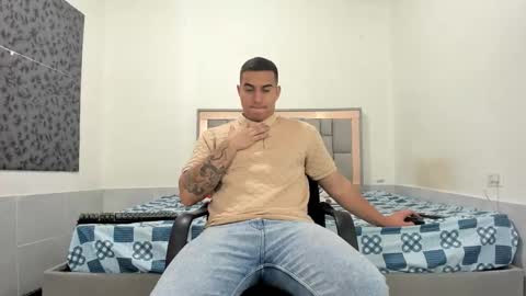 SIMON KELER online show from March 18, 11:10 pm