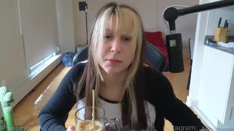 wwoooooooooooof online show from April 14, 8:45 pm