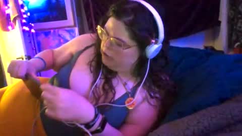 Siofra online show from October 10, 7:03 am