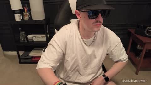 Sir Daddy McQween online show from March 3, 5:14 am