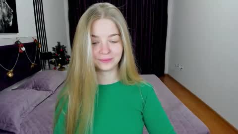 SirenaBloom online show from January 12, 5:36 am