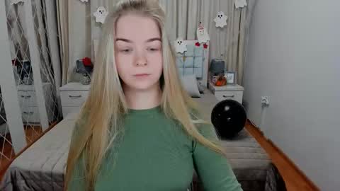 SirenaBloom online show from November 3, 4:46 am