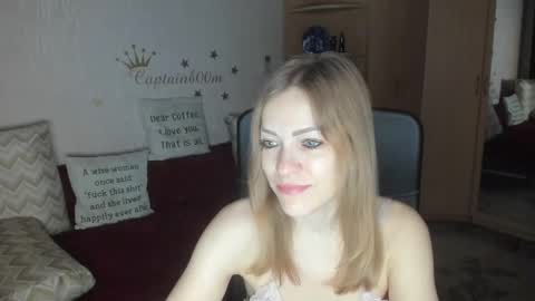 Snapshot of sirenasilk chatting on October 19, 3:11 am sirenasilk online show from October 19, 3:11 am