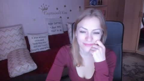 Snapshot of sirenasilk chatting on October 10, 4:07 am sirenasilk online show from October 10, 4:07 am