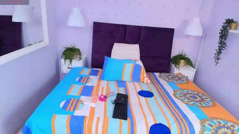 sirenyrouss online show from May 20, 4:31 am