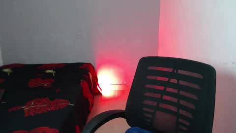 Snapshot of sirinay_collegiate91 chatting on October 8, 8:48 pm SIRINAY online show from October 8, 8:48 pm