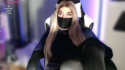 Sissy next door online show from October 4, 10:29 pm