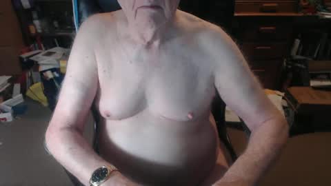 Snapshot of sjbottomboi chatting on September 28, 4:21 am sjbottomboi online show from September 28, 4:21 am