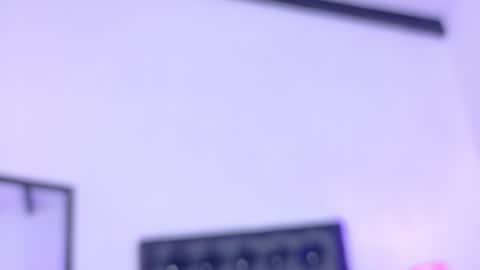 skinny_hottie18 online show from April 14, 3:37 pm