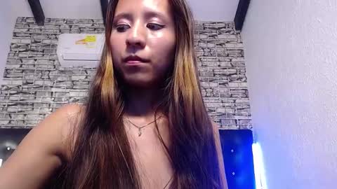 skinny_hottie18 online show from February 28, 9:01 pm