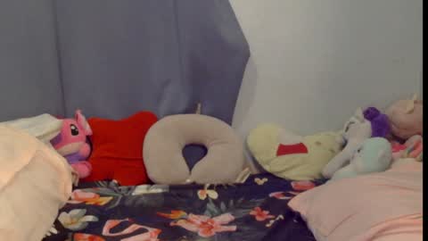 Snapshot of skinny_joy chatting on December 8, 2:57 am Joy online show from December 8, 2:57 am