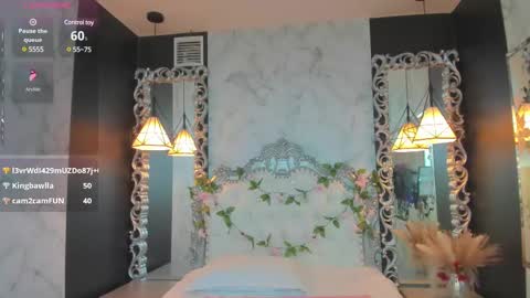 Snapshot of skinny_linda chatting on February 13, 1:15 pm   online show from February 13, 1:15 pm