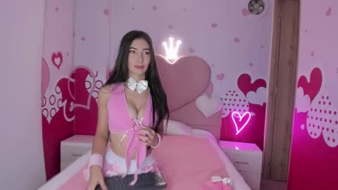 Snapshot of skinny_linda chatting on March 12, 10:16 am   online show from March 12, 10:16 am