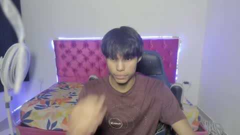 sam online show from May 27, 4:42 am