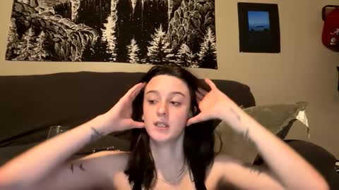 skinnyangel21 online show from March 6, 4:44 am