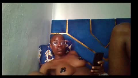 Snapshot of skinnyasssexyboobs chatting on October 15, 3:35 pm skinnyasssexyboobs online show from October 15, 3:35 pm