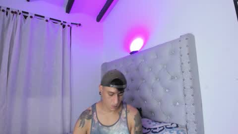 skinnydevil1 online show from February 25, 4:38 am