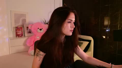 Ellie online show from April 28, 9:19 pm