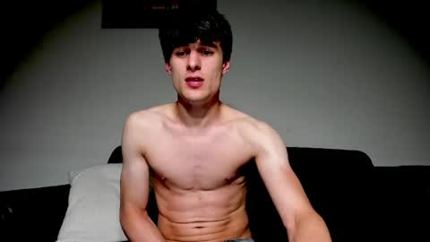 skinnyguywithbigd online show from May 17, 11:25 pm
