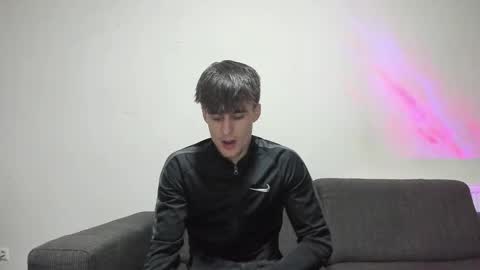 skinnyguywithbigd online show from January 7, 8:10 pm