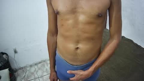 Skinny Latin Man online show from April 28, 2:49 am