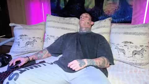 skirlingod online show from October 18, 6:06 am