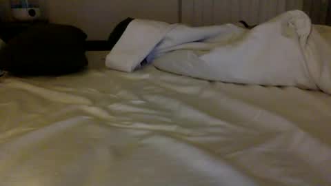 skizzle14 online show from April 19, 4:13 am