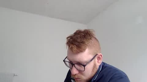 Snapshot of sklave_s chatting on March 3, 1:56 pm sklave_s online show from March 3, 1:56 pm