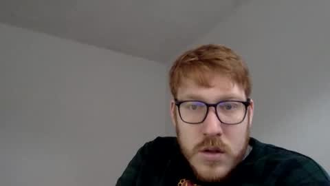 Snapshot of sklave_s chatting on December 16, 11:01 am sklave_s online show from December 16, 11:01 am