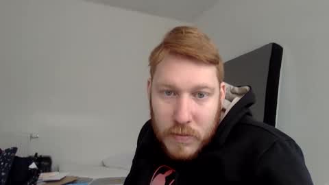 Snapshot of sklave_s chatting on February 14, 12:14 pm sklave_s online show from February 14, 12:14 pm