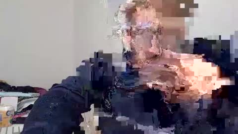 Snapshot of sklave_s chatting on September 30, 12:15 pm sklave_s online show from September 30, 12:15 pm