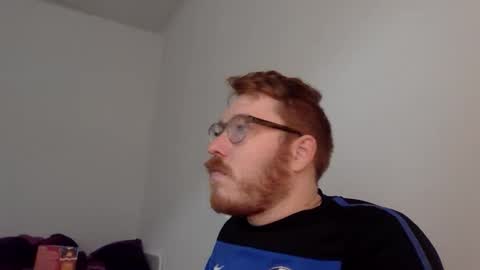 Snapshot of sklave_s chatting on October 27, 9:31 am sklave_s online show from October 27, 9:31 am
