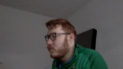 Snapshot of sklave_s chatting on February 13, 7:56 am sklave_s online show from February 13, 7:56 am