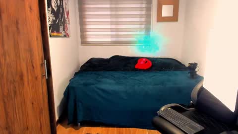 Snapshot of skull_prospect chatting on February 5, 3:20 pm Liam Vokov online show from February 5, 3:20 pm