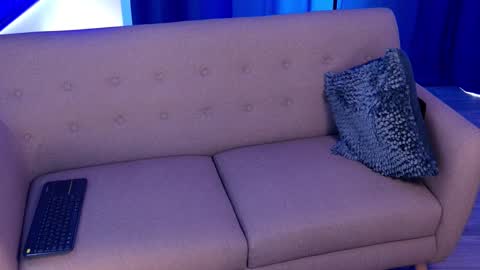 Snapshot of skull_prospect chatting on October 28, 5:25 pm Liam Vokov online show from October 28, 5:25 pm