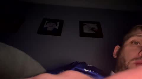 skuzzy25 online show from February 22, 7:01 am