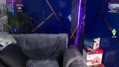 sky_walkerss online show from April 4, 6:48 pm