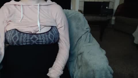 SKYLE   online show from March 30, 6:52 pm