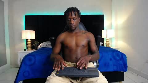SKYLERBIGXXX online show from April 30, 4:17 am