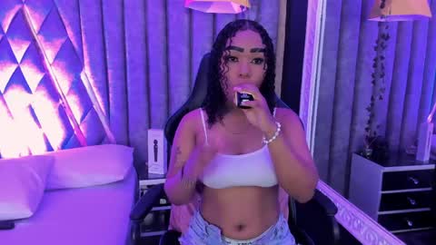 skylerbloom online show from April 23, 9:05 pm