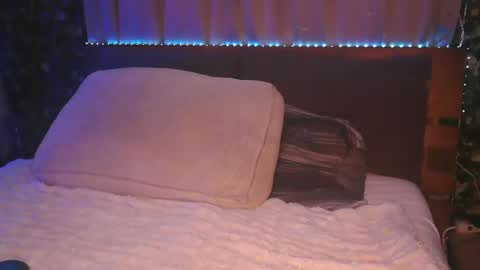 skyonetoo3 online show from November 19, 4:12 am