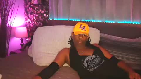 skyonetoo3 online show from November 1, 7:40 am