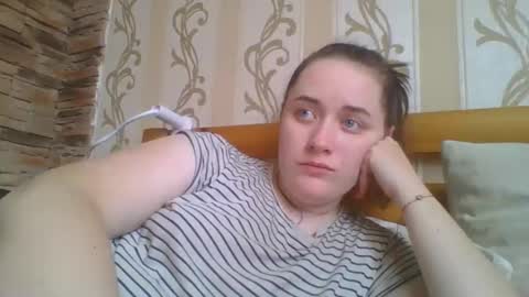 skyressie333 online show from December 15, 11:17 am