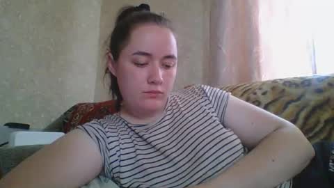 skyressie333 online show from June 3, 6:27 am