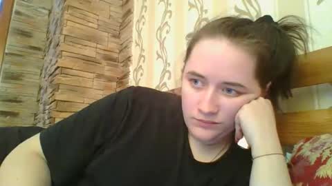 skyressie333 online show from February 12, 10:19 am