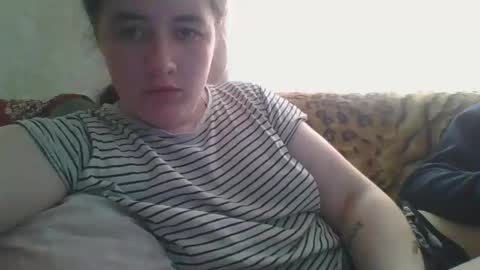 skyressie333 online show from May 2, 6:41 am