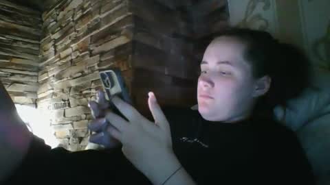 skyressie333 online show from October 14, 7:50 pm