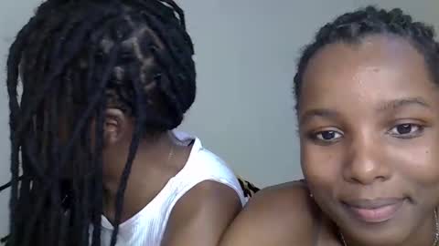 sleciah online show from November 28, 4:14 pm